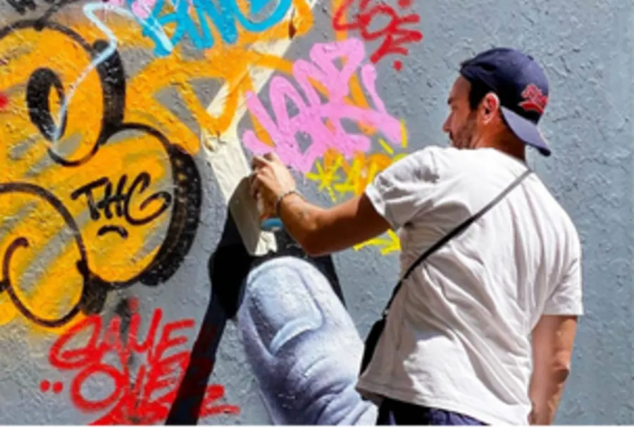 One Mizer Zoo Art Show